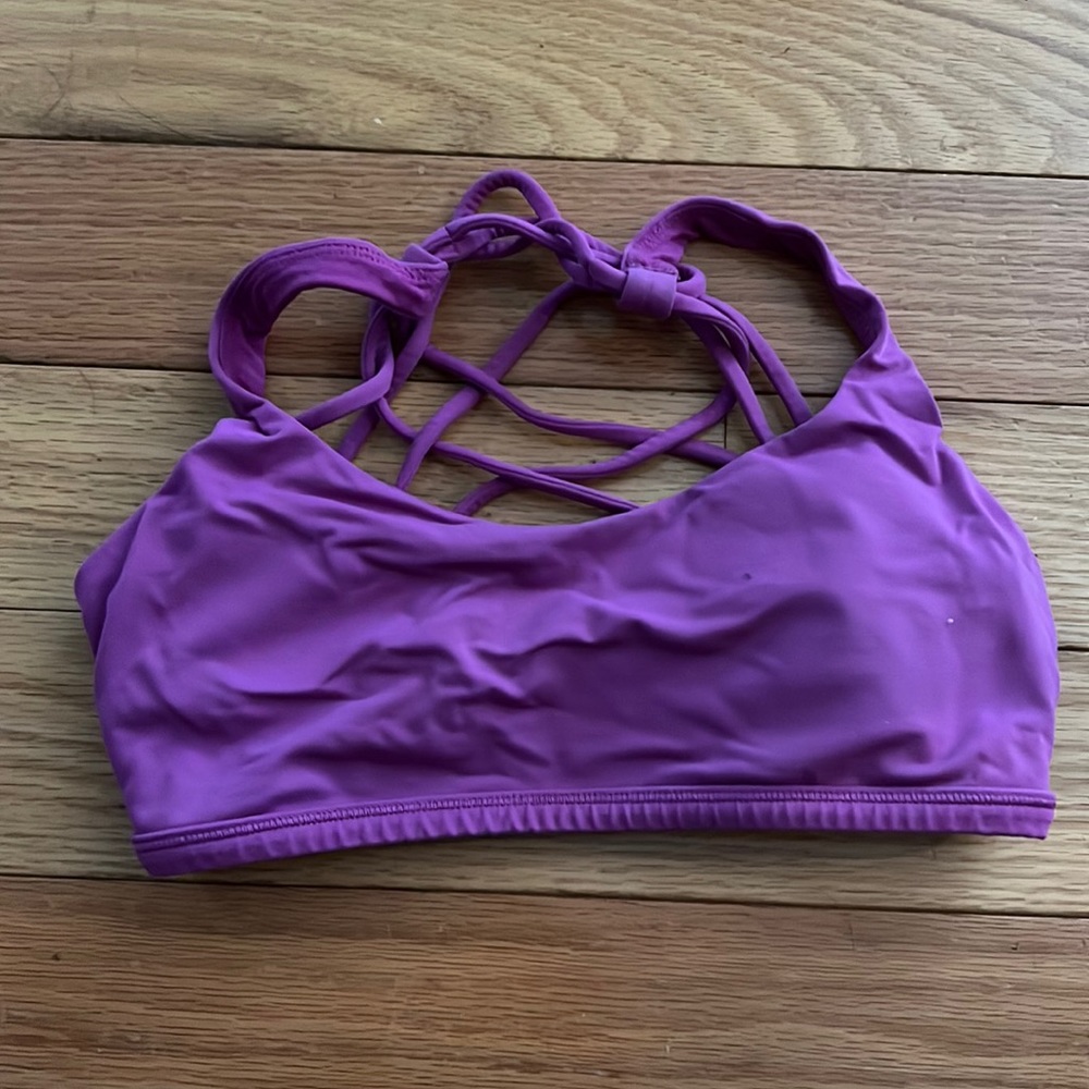 Lululemon size 4 free to be wild bra